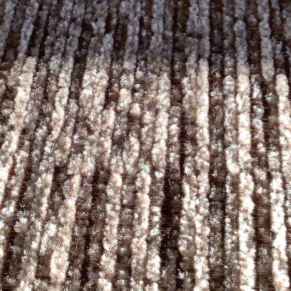 Sold - Picture 3 of 5